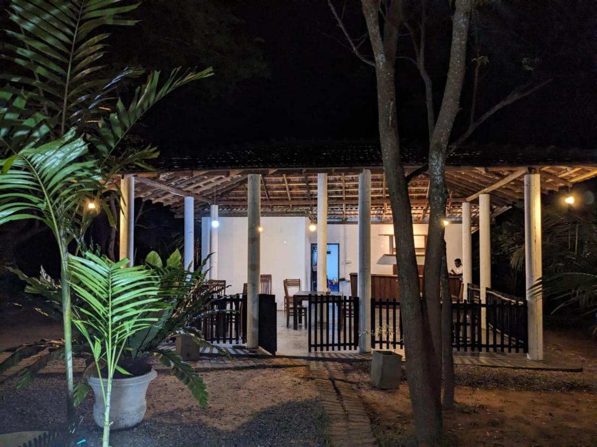 Silent Cabana And Restaurant Marakolliya, Тангалла Экстерьер фото