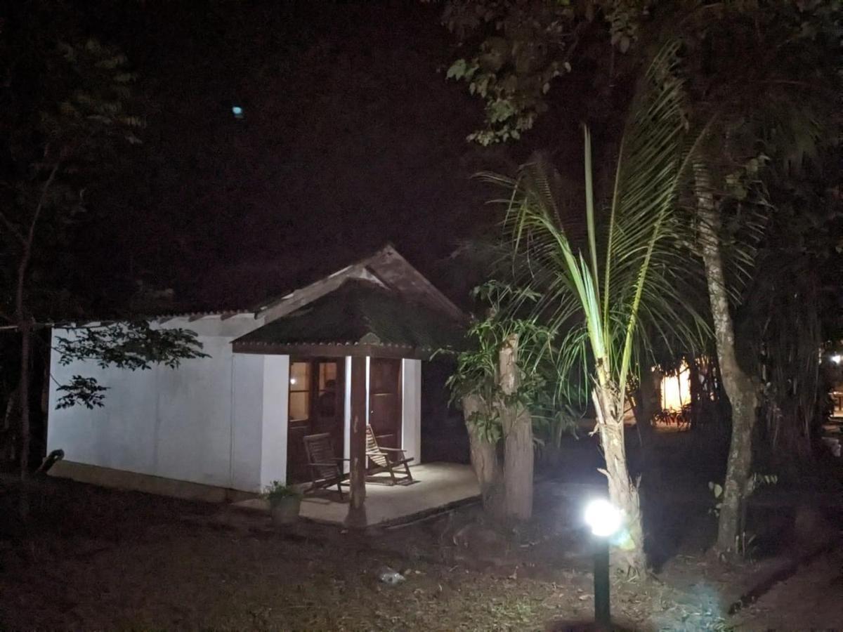 Silent Cabana And Restaurant Marakolliya, Тангалла Экстерьер фото
