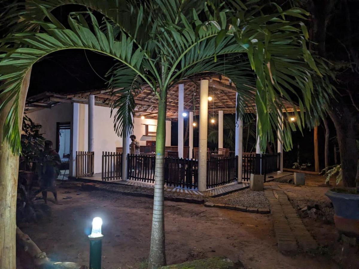 Silent Cabana And Restaurant Marakolliya, Тангалла Экстерьер фото